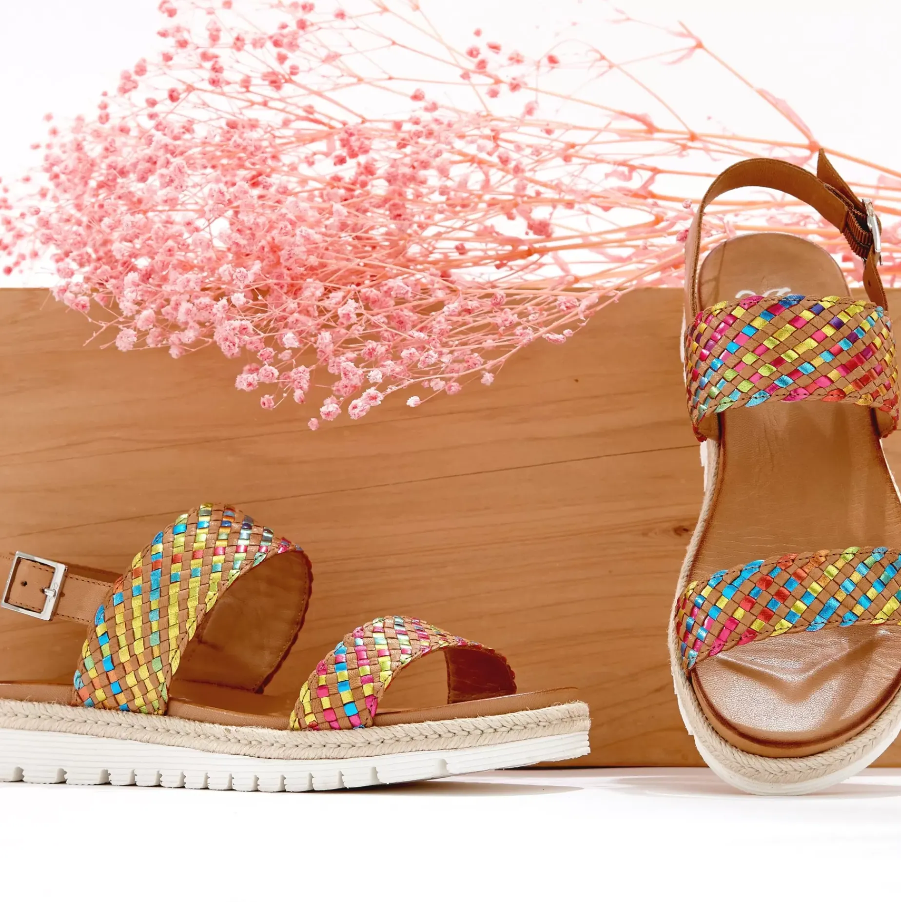 38101 Metallic Weave