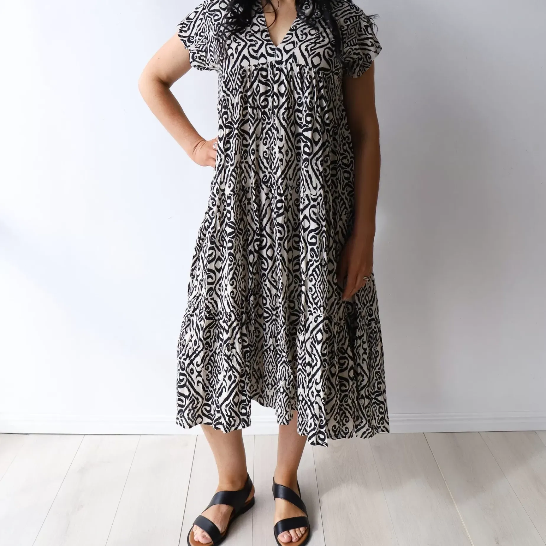 Cartlin Black And Beige Pattern
