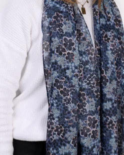 Posy Blue