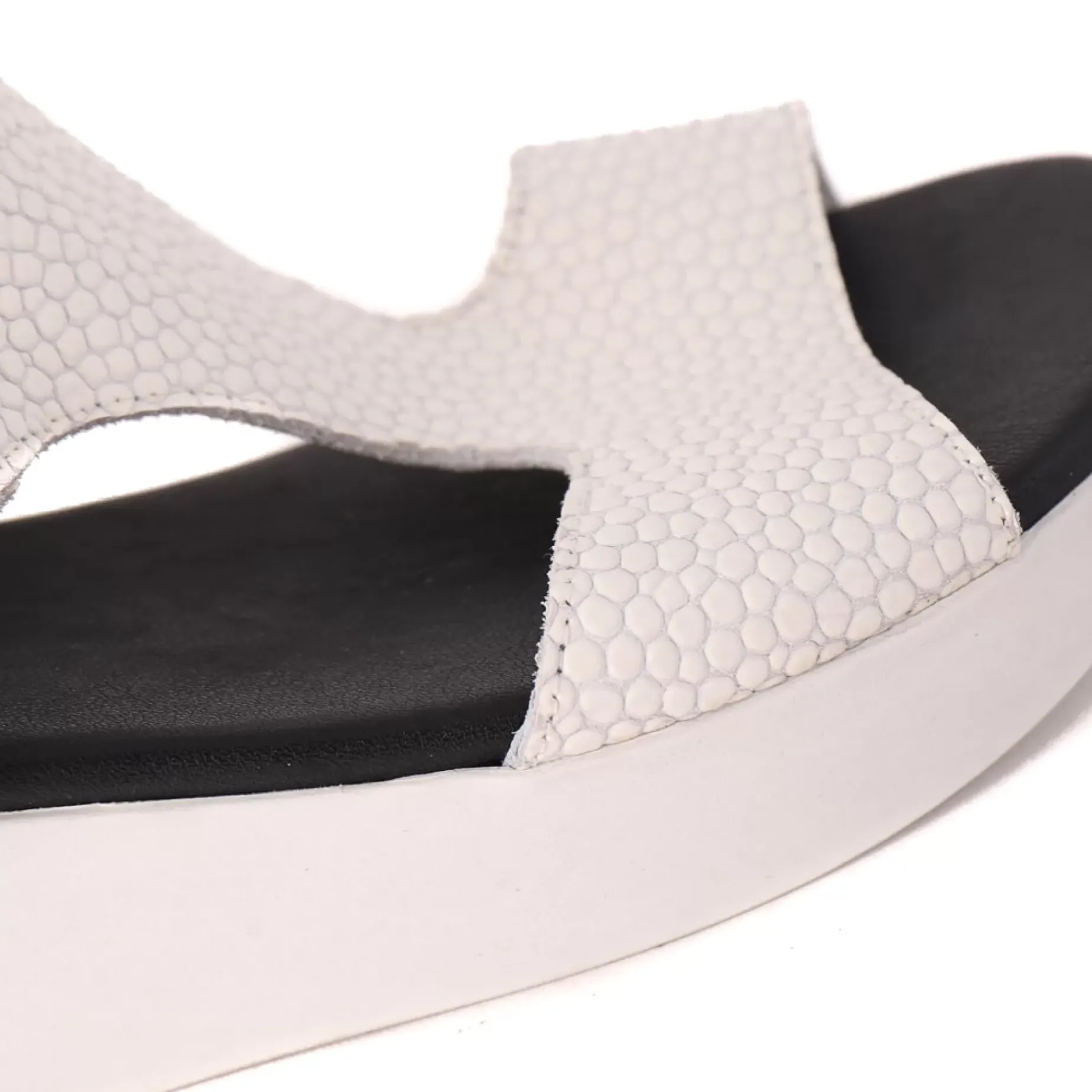 Socqui White Print